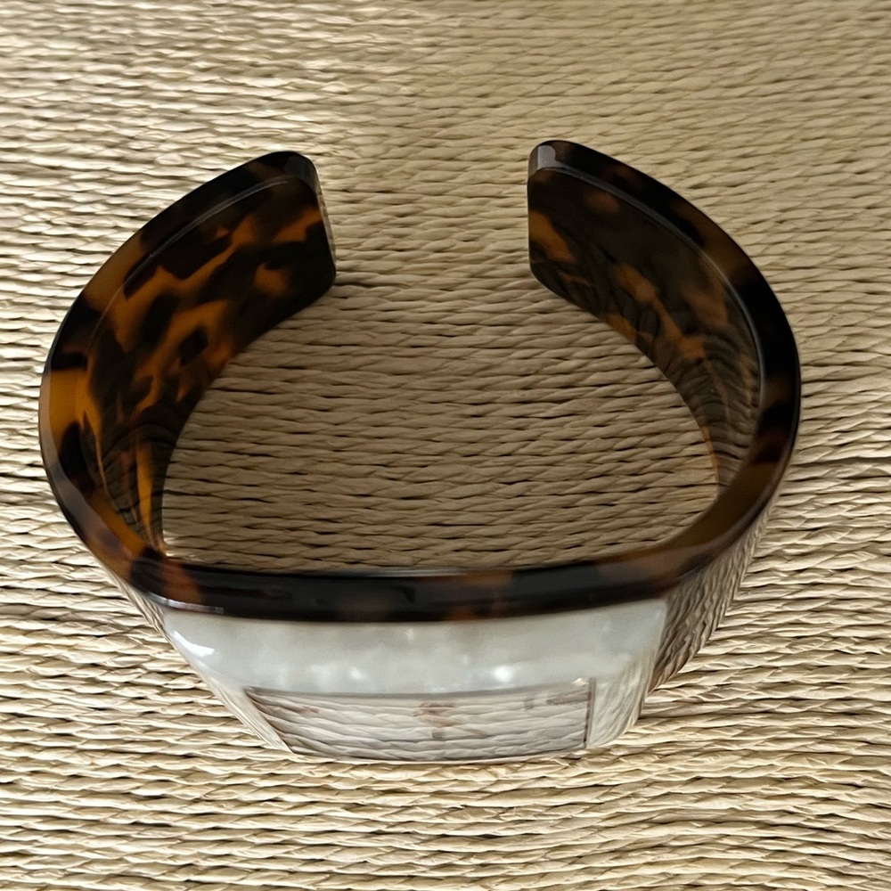 EMPORIO ARMANI PRE-LOVED AUTHENTIC DESIGNER TORTOISE PRINT DESIGN RESIN WATCH - Picture 6 of 11